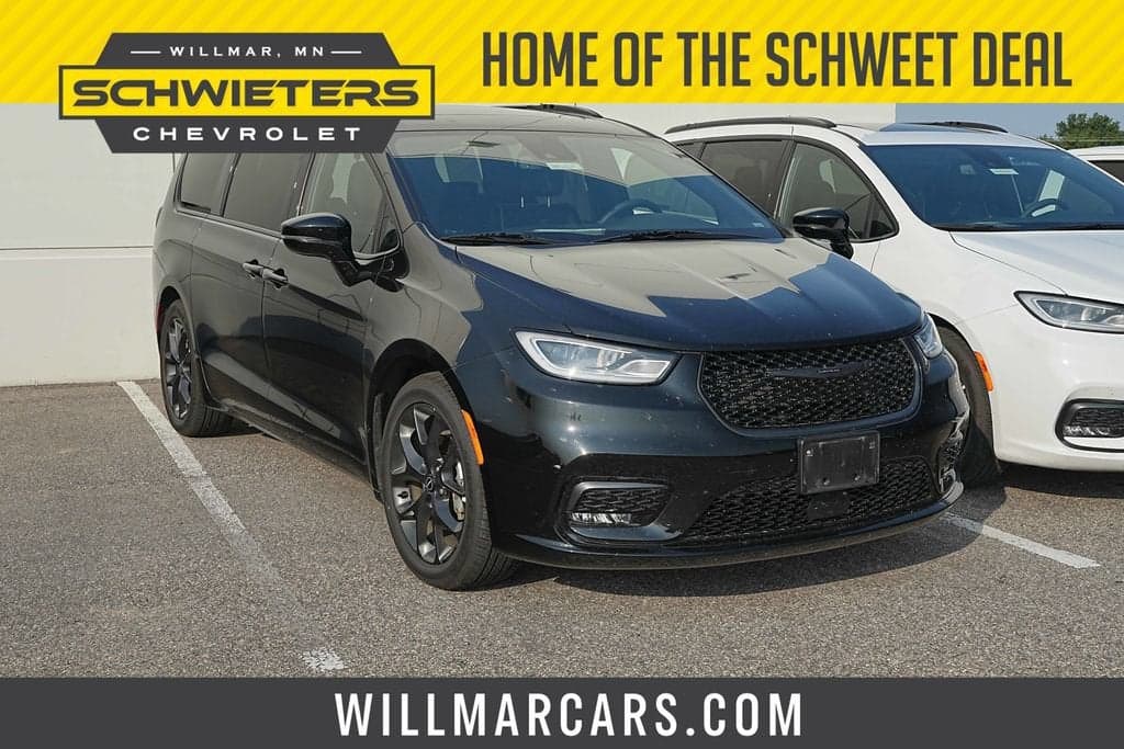 2025 Chrysler Pacifica Limited — photo 1 of 3