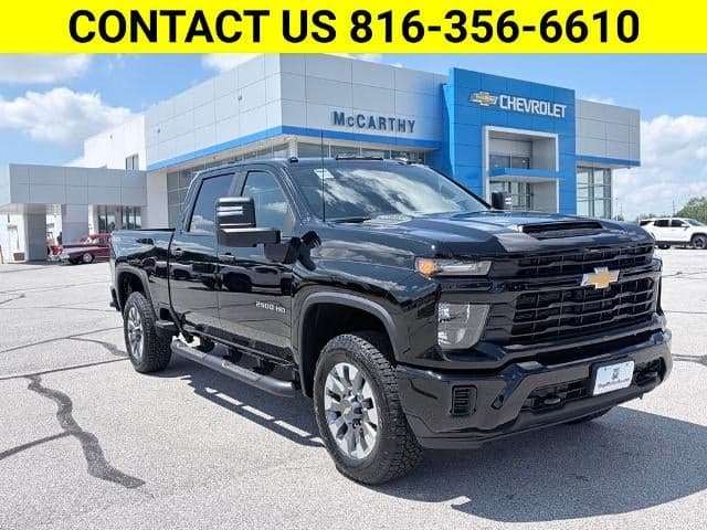 2026 Chevrolet Silverado 2500 HD Crew Cab Standard Box 4-Wheel Drive Custom — photo 1 of 73