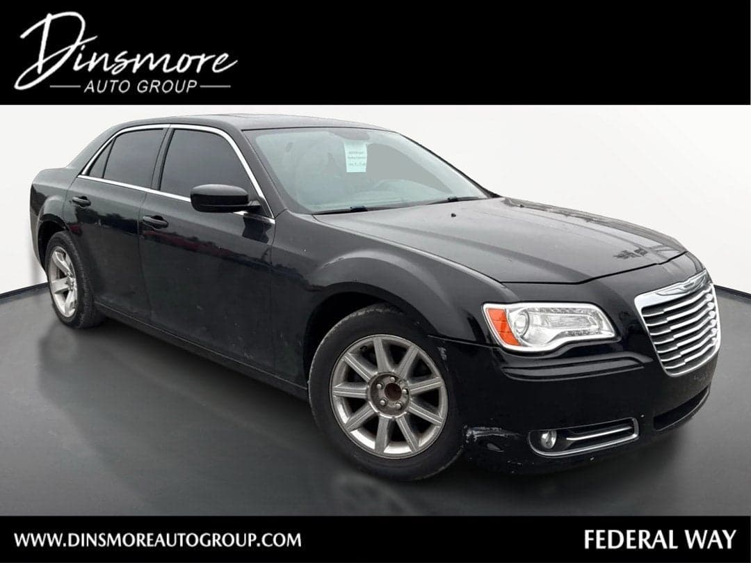 2014 Chrysler 300 Base — photo 1 of 8