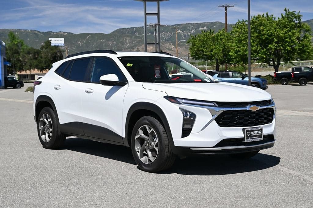 2026 Chevrolet Trax LT — photo 1 of 51