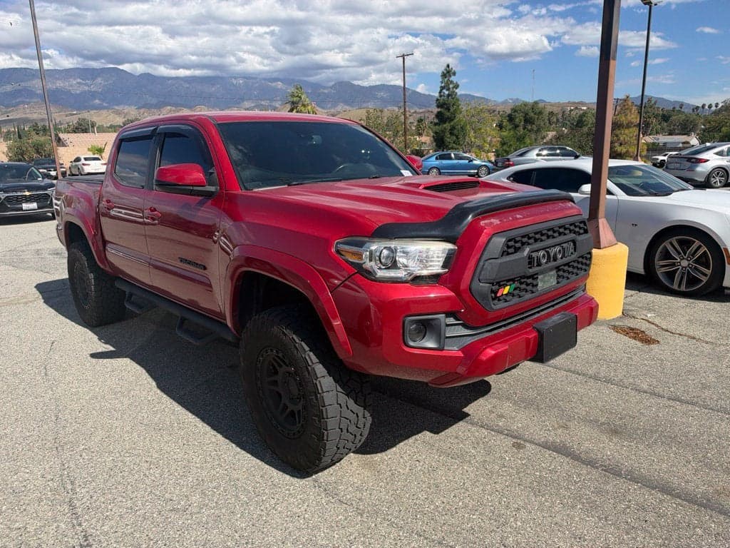 2018 Toyota Tacoma SR — photo 1 of 5