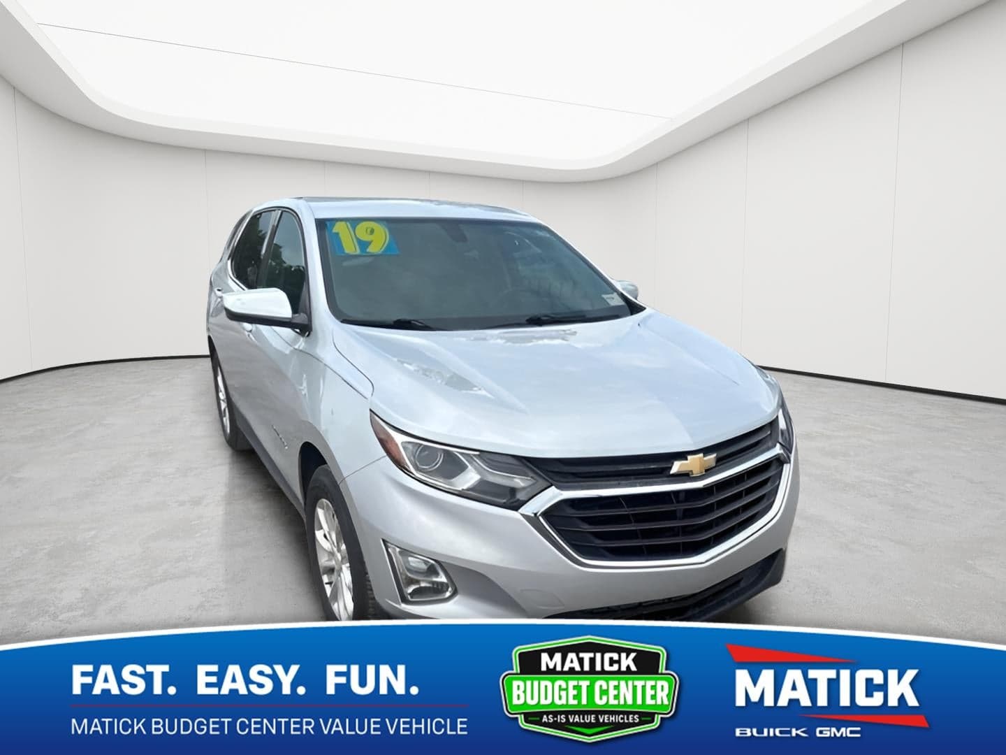 2019 Chevrolet Equinox LT — photo 1 of 49