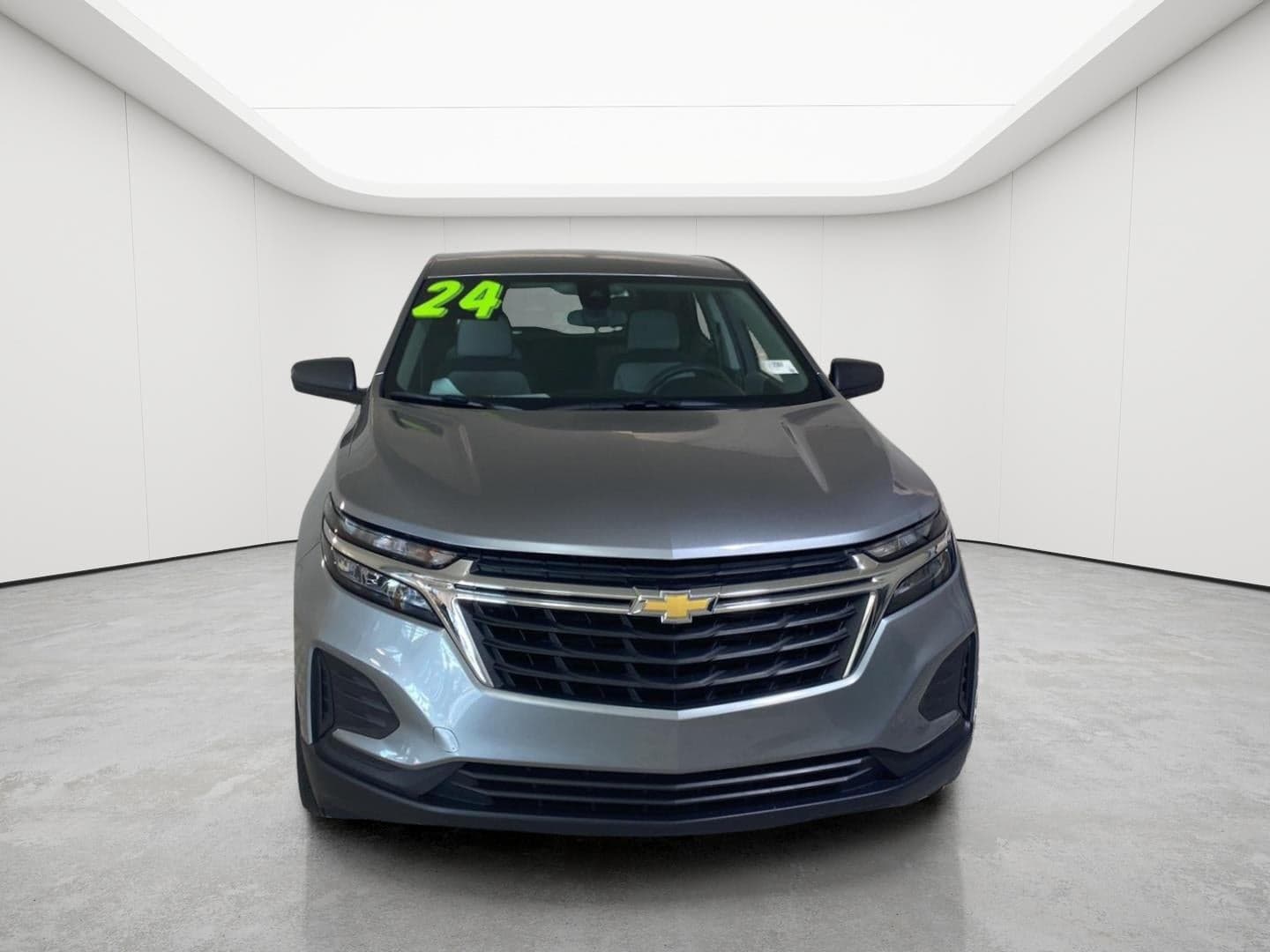 2024 Chevrolet Equinox LS — photo 1 of 52