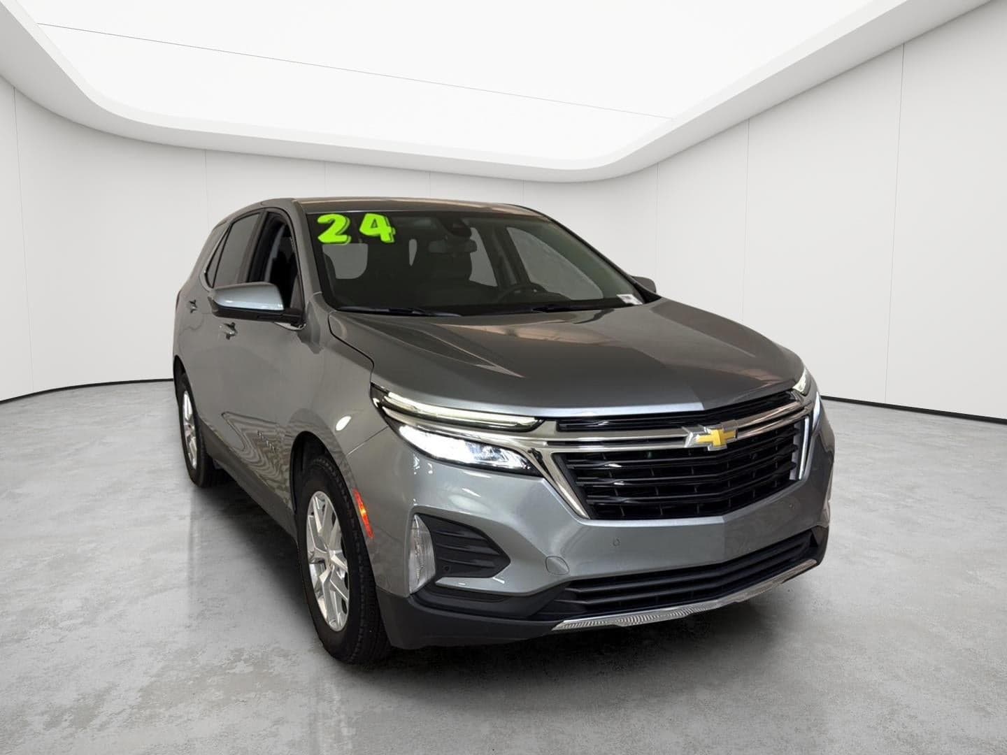 2024 Chevrolet Equinox LT — photo 1 of 47