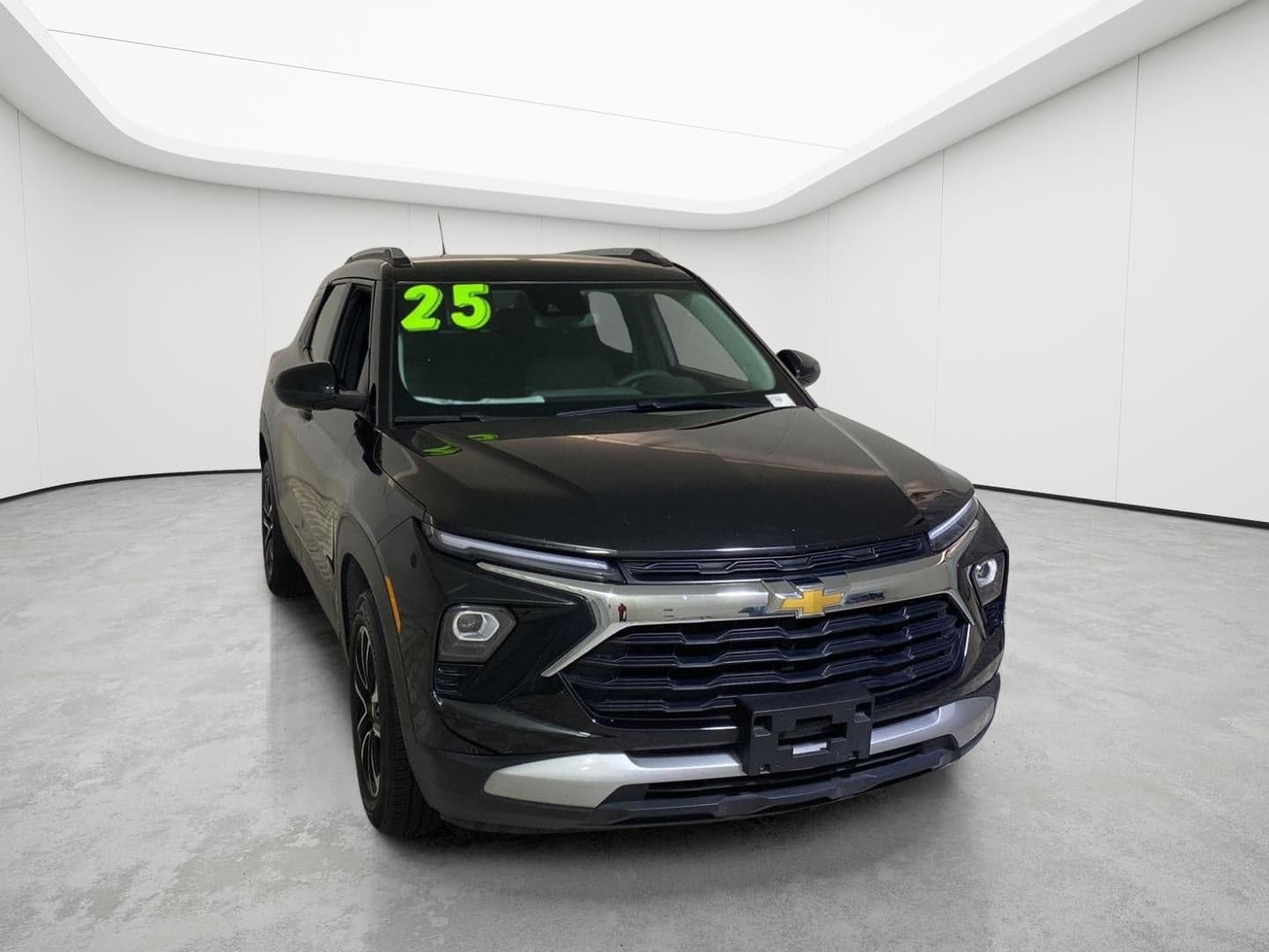 2025 Chevrolet Trailblazer LT — photo 1 of 57