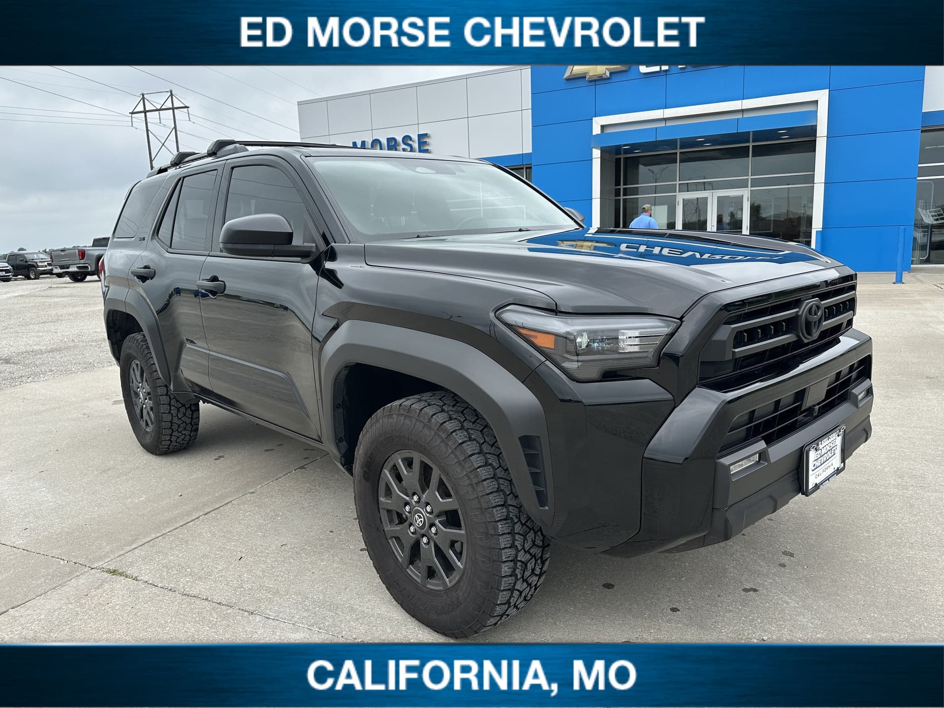 2025 Toyota 4Runner SR5 — photo 1 of 38