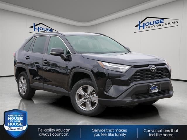 2025 Toyota RAV4 Base — photo 1 of 34
