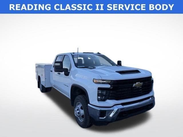 2026 Chevrolet Silverado 3500 HD Chassis Cab Work Truck — photo 1 of 23