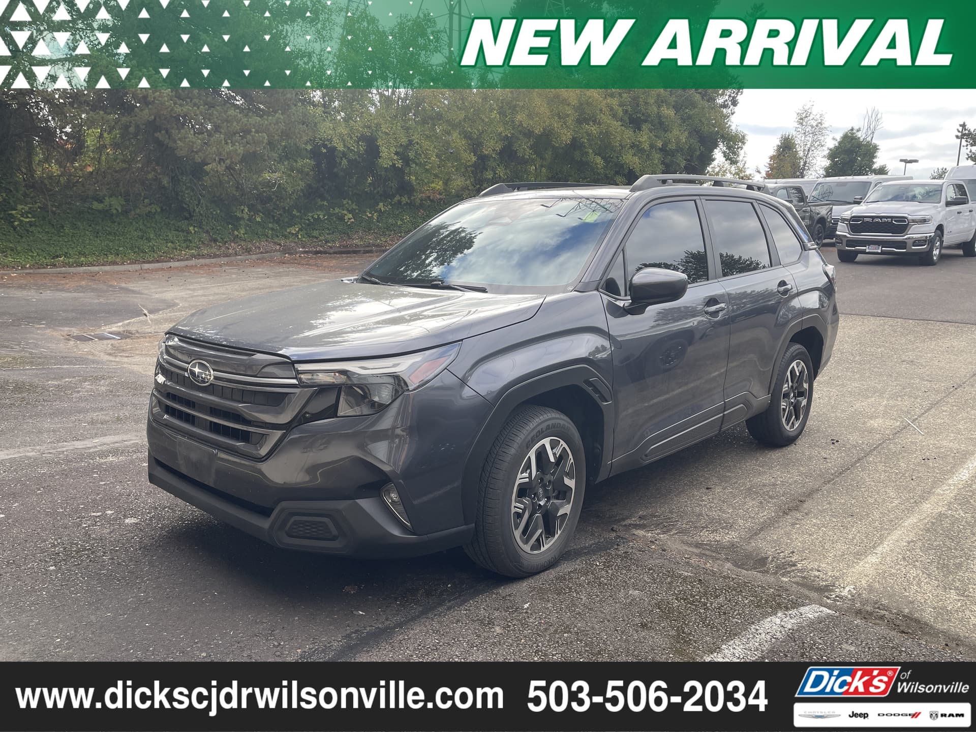 2025 Subaru Forester Premium — photo 1 of 17