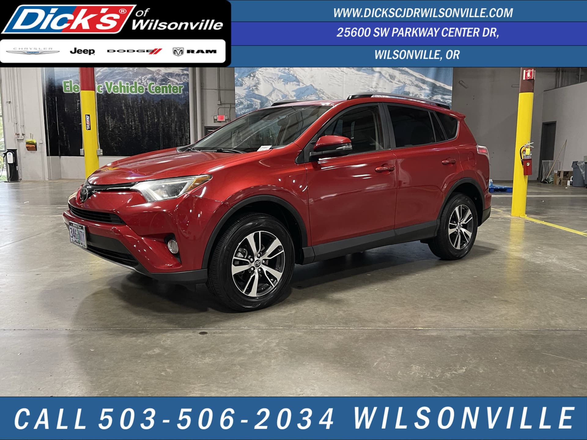 2017 Toyota RAV4 XLE — photo 1 of 41