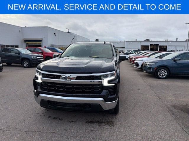 2023 Chevrolet Silverado 1500 LT — photo 1 of 5