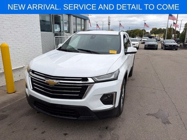 2023 Chevrolet Traverse LT Cloth — photo 1 of 5
