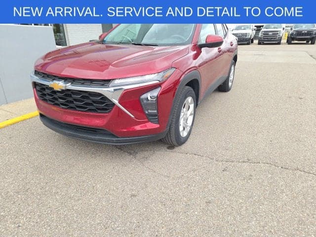 2024 Chevrolet Trax LS — photo 1 of 5