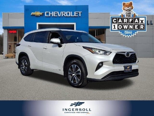 2025 Toyota Highlander Hybrid XLE — photo 1 of 5