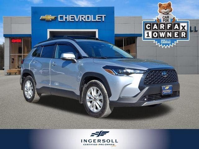 2023 Toyota Corolla Cross LE — photo 1 of 34