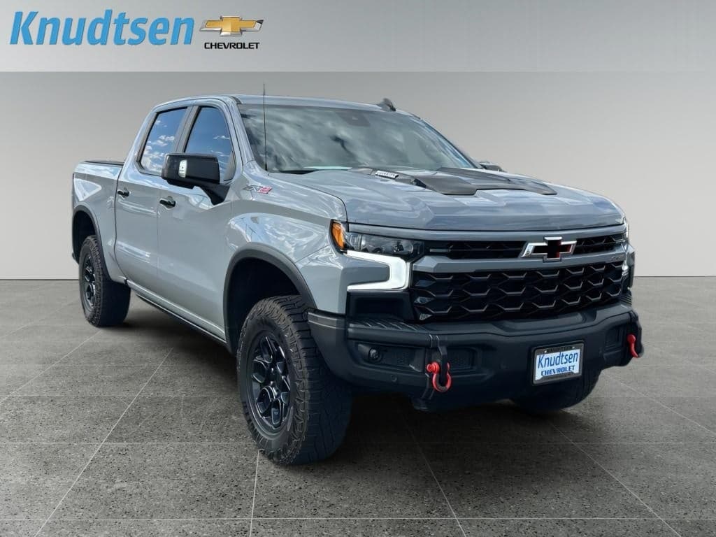 2025 Chevrolet Silverado 1500 ZR2 — photo 1 of 8