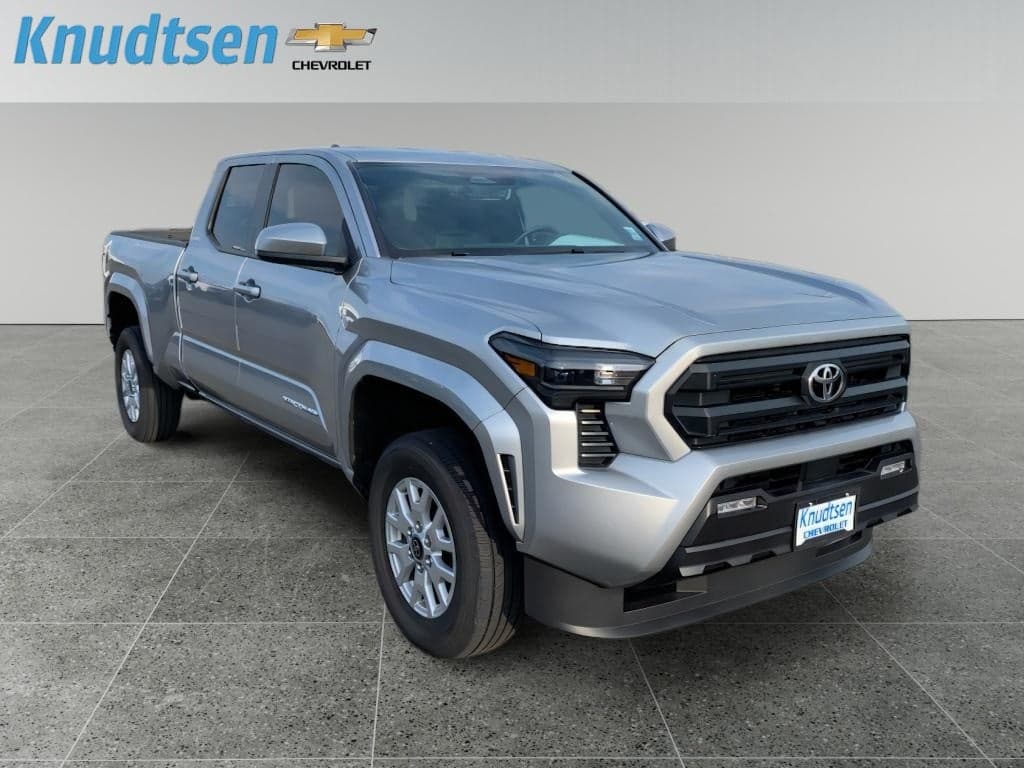 2025 Toyota Tacoma SR5 — photo 1 of 26