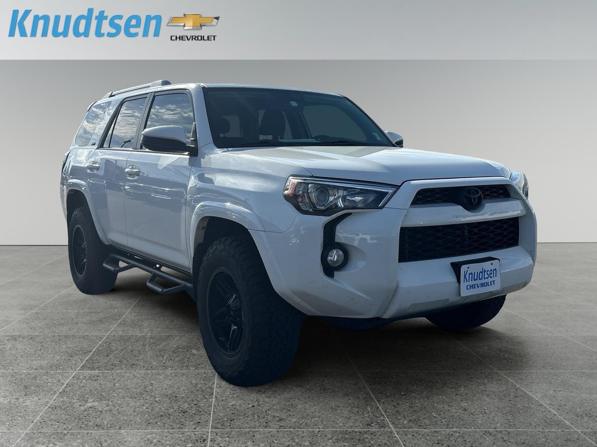 2018 Toyota 4Runner SR5 — photo 1 of 5