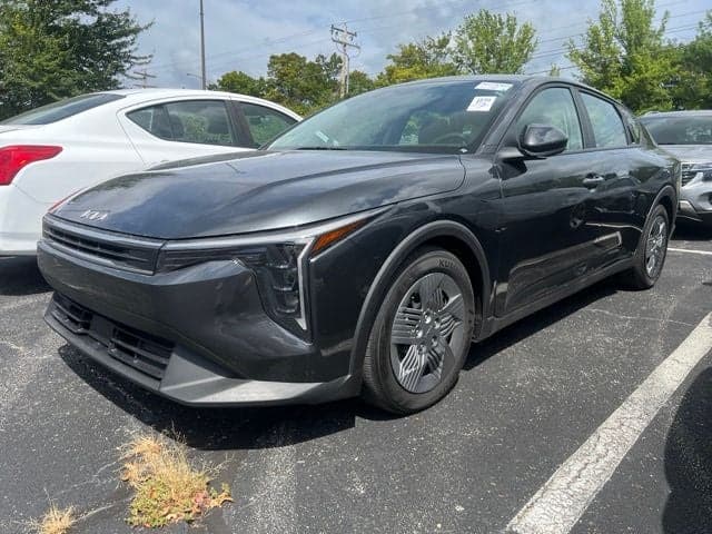 2025 Kia K4 LX — photo 1 of 5