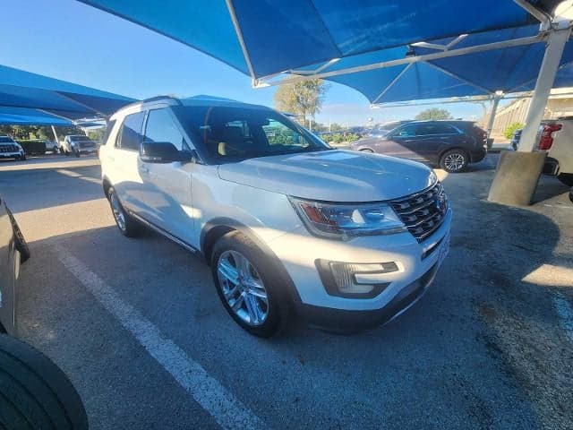 2016 Ford Explorer XLT — photo 1 of 4