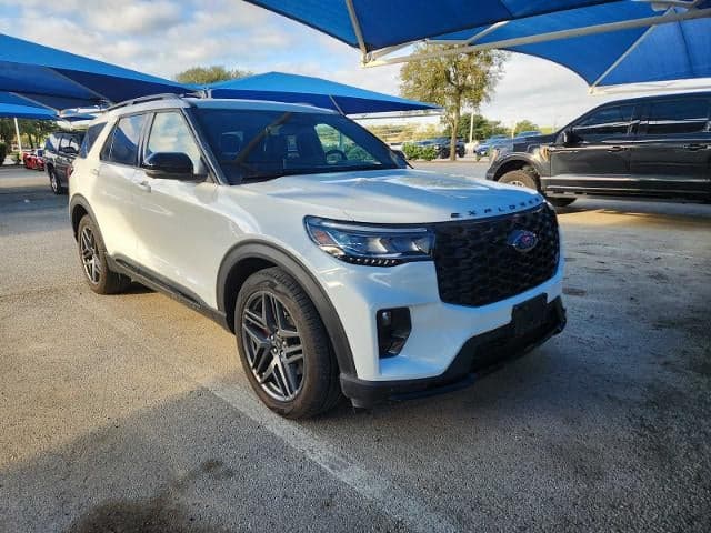 2025 Ford Explorer ST — photo 1 of 4