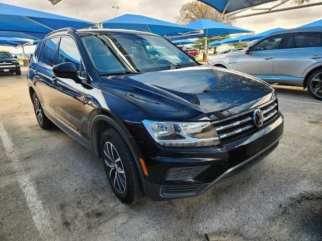2020 Volkswagen Tiguan SE — photo 1 of 4