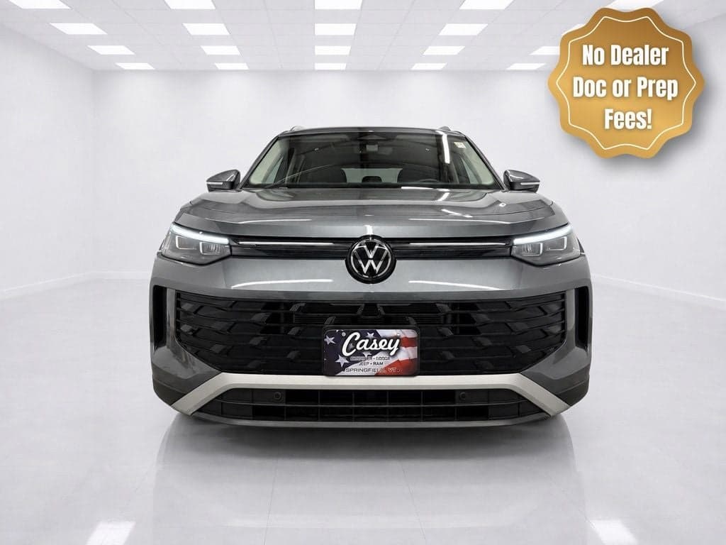 2025 Volkswagen Tiguan 2.0T SE — photo 1 of 44