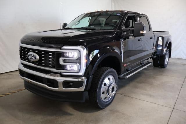 2027 Ford Super Duty F-450 DRW XLT — photo 1 of 32