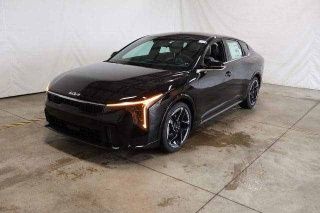 2026 Kia K4 GT-Line — photo 1 of 50
