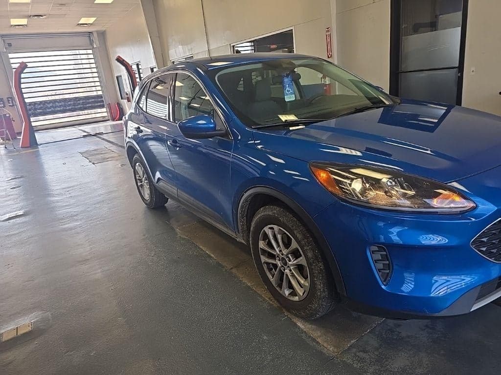 2021 Ford Escape SE — photo 1 of 28