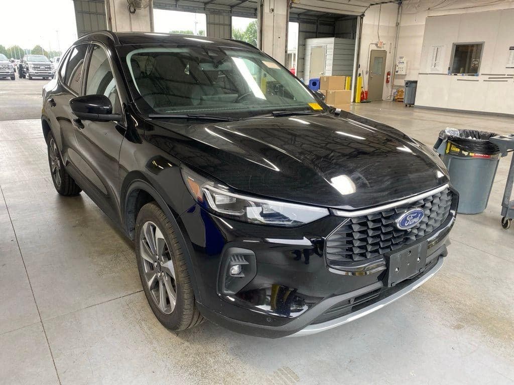 2024 Ford Escape Platinum — photo 1 of 24