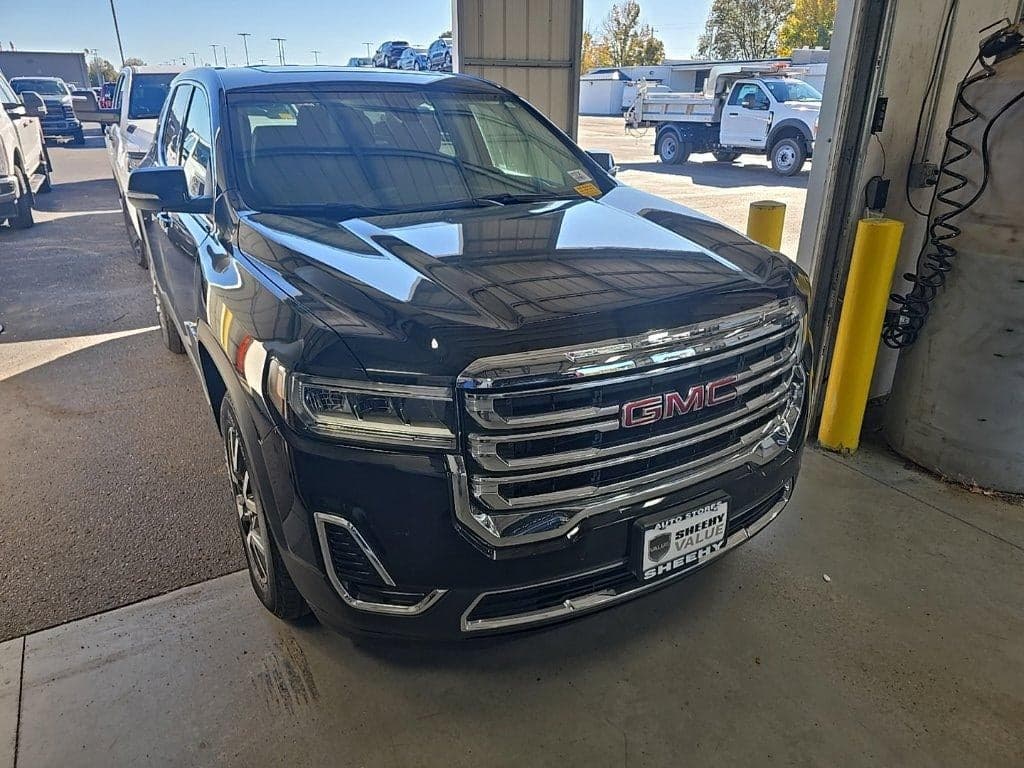 2023 GMC Acadia SLE — photo 1 of 5