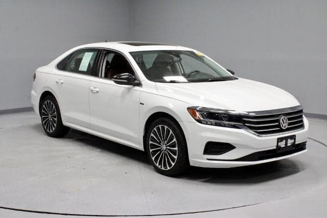 2022 Volkswagen Passat 2.0T Limited Edition — photo 1 of 28