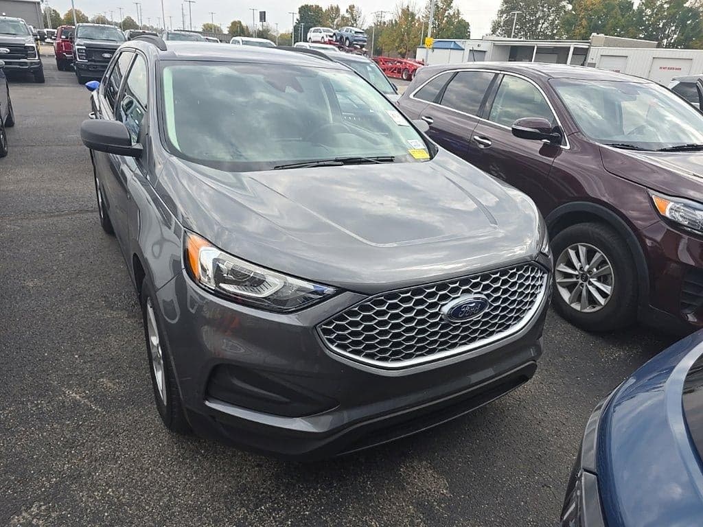 2023 Ford Edge SE — photo 1 of 5