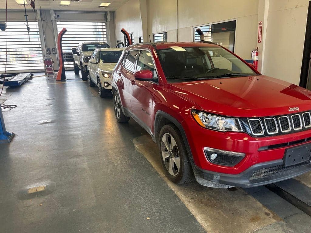 2017 Jeep Compass Latitude — photo 1 of 26