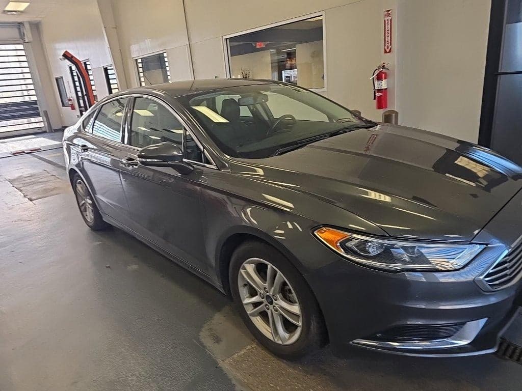 2018 Ford Fusion SE — photo 1 of 5
