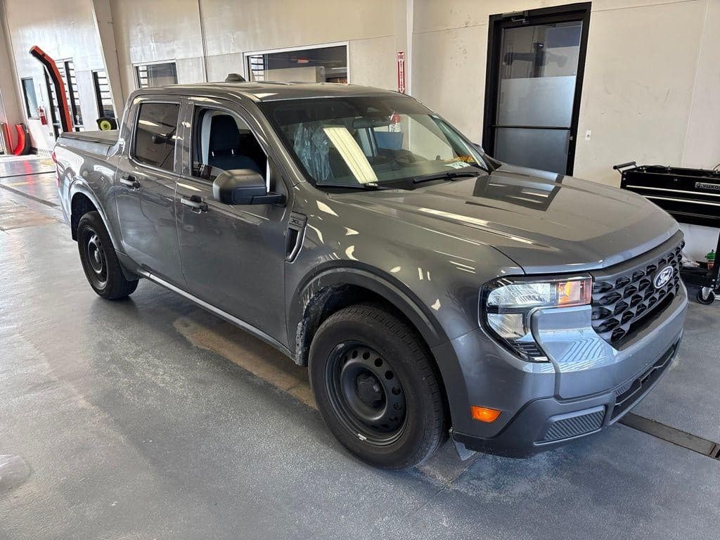 2025 Ford Maverick XL — photo 1 of 20