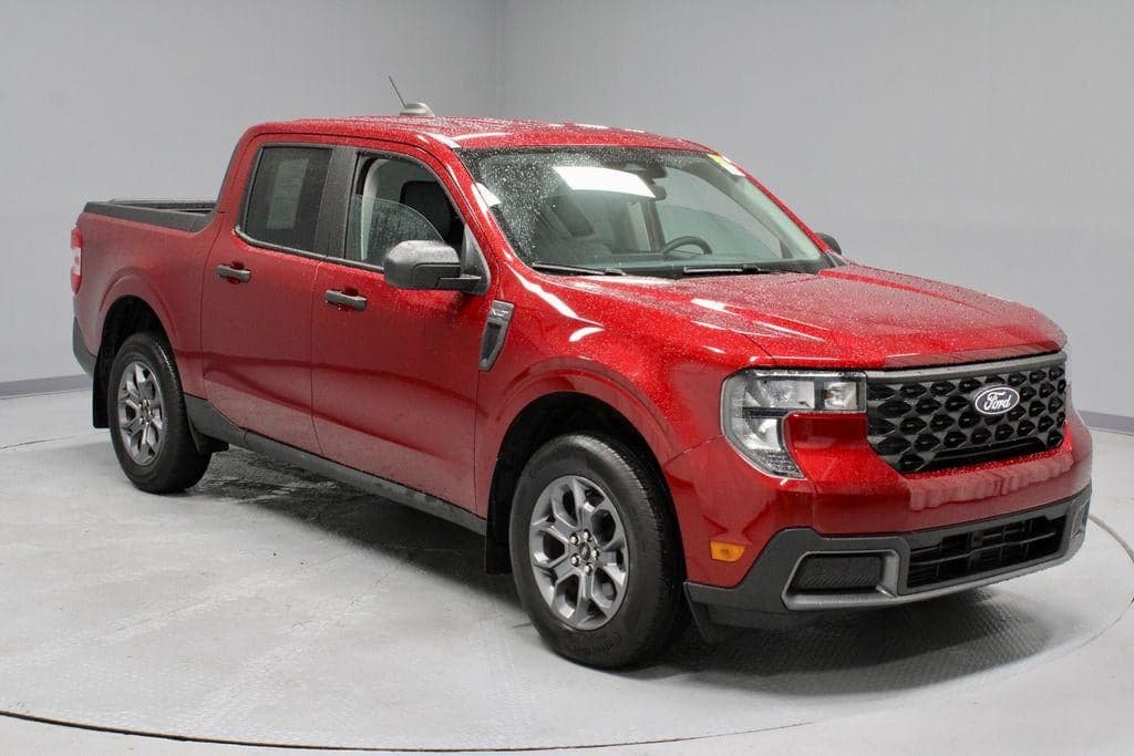 2025 Ford Maverick XLT — photo 1 of 52