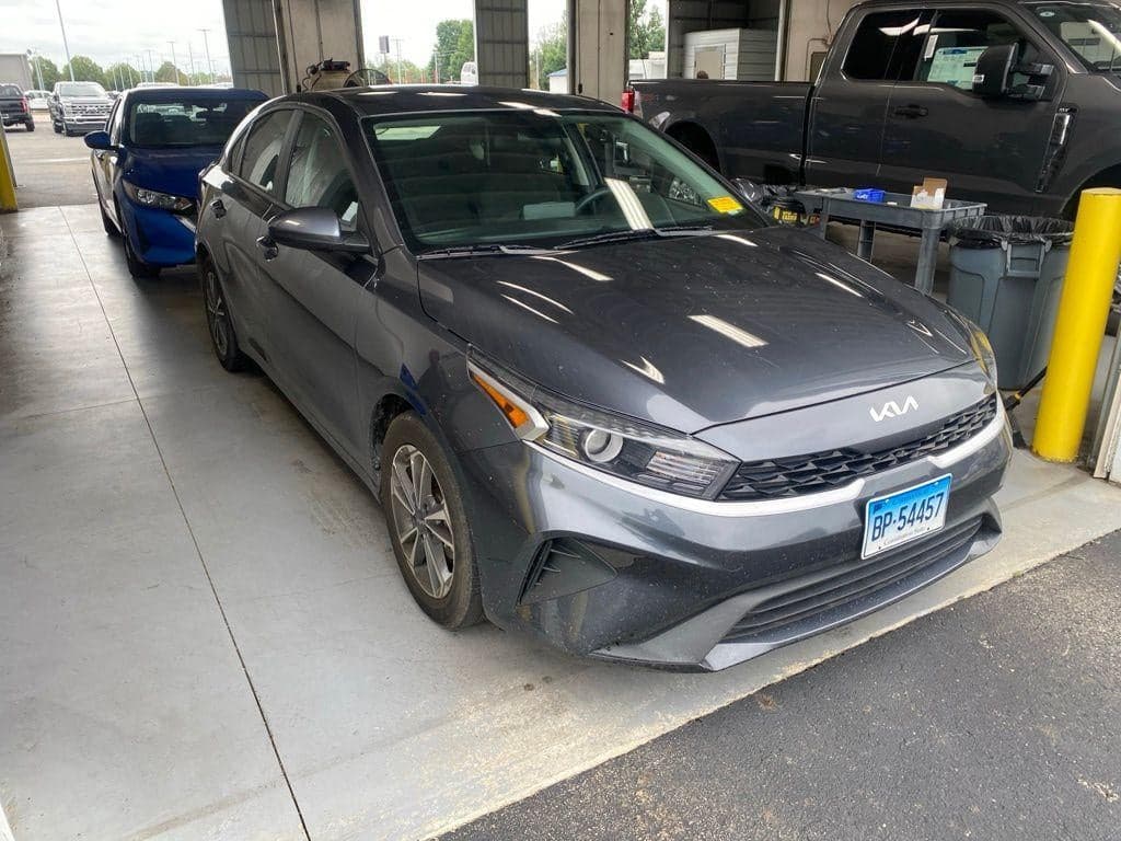2024 Kia Forte LXS — photo 1 of 23