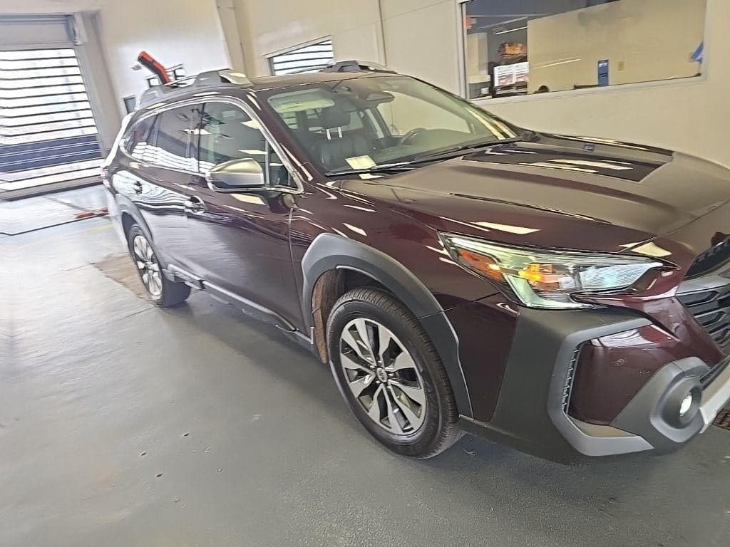 2023 Subaru Outback Touring — photo 1 of 11