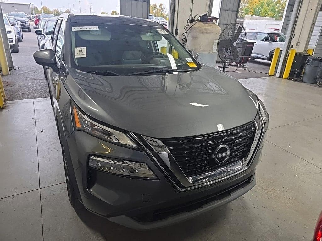 2023 Nissan Rogue SV — photo 1 of 5