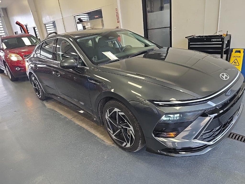 2026 Hyundai Sonata SEL Sport — photo 1 of 5