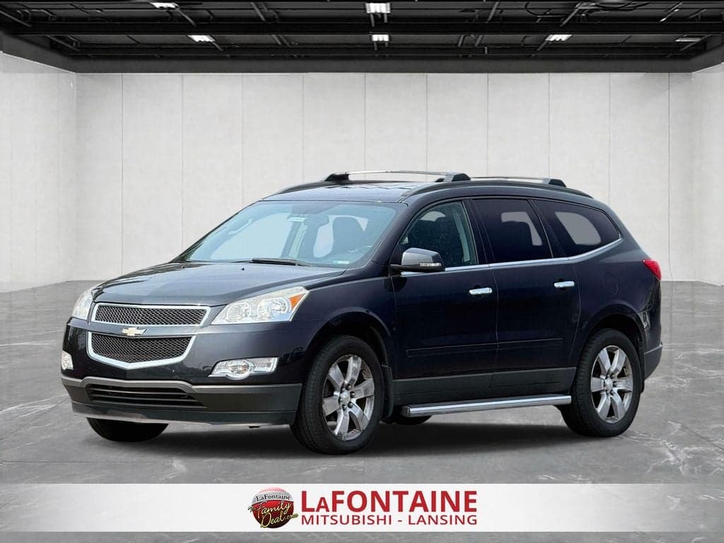 2011 Chevrolet Traverse LT 1LT — photo 1 of 43