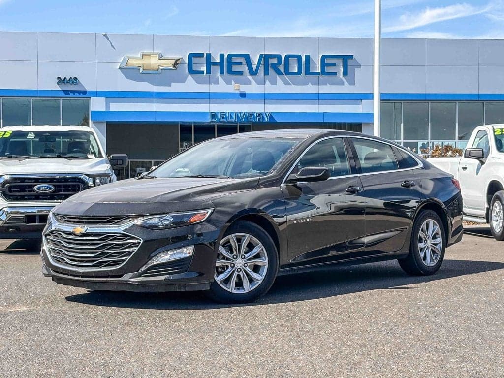 2025 Chevrolet Malibu 1LT — photo 1 of 10