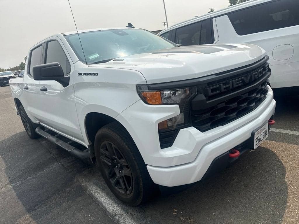 2026 Chevrolet Silverado 1500 Custom — photo 1 of 8
