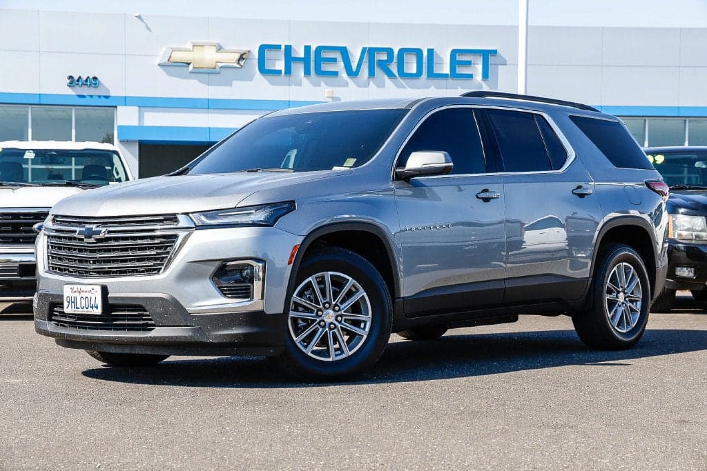 2023 Chevrolet Traverse LT Cloth — photo 1 of 5