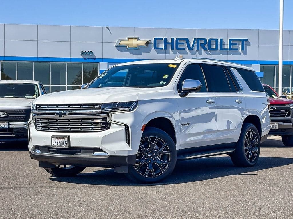 2024 Chevrolet Tahoe Premier — photo 1 of 10