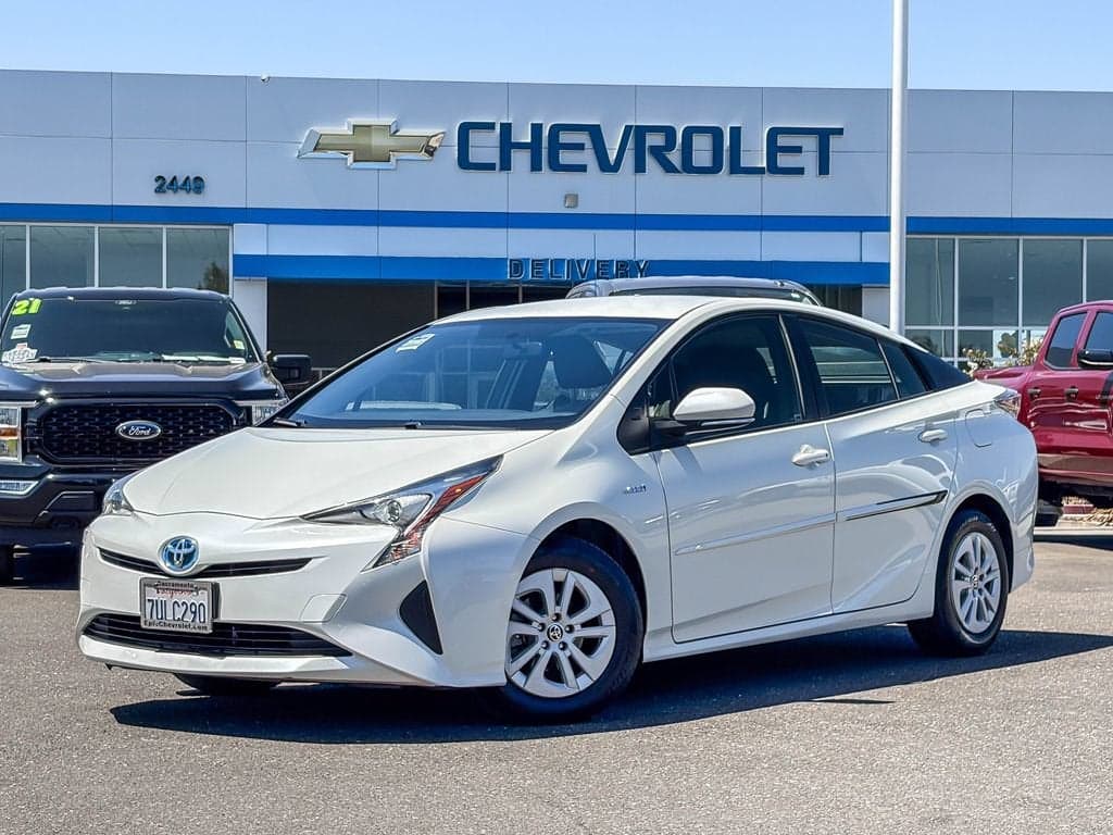 2016 Toyota Prius Two — photo 1 of 10