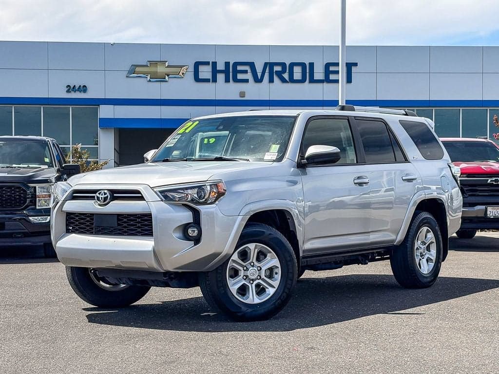 2021 Toyota 4Runner SR5 — photo 1 of 14
