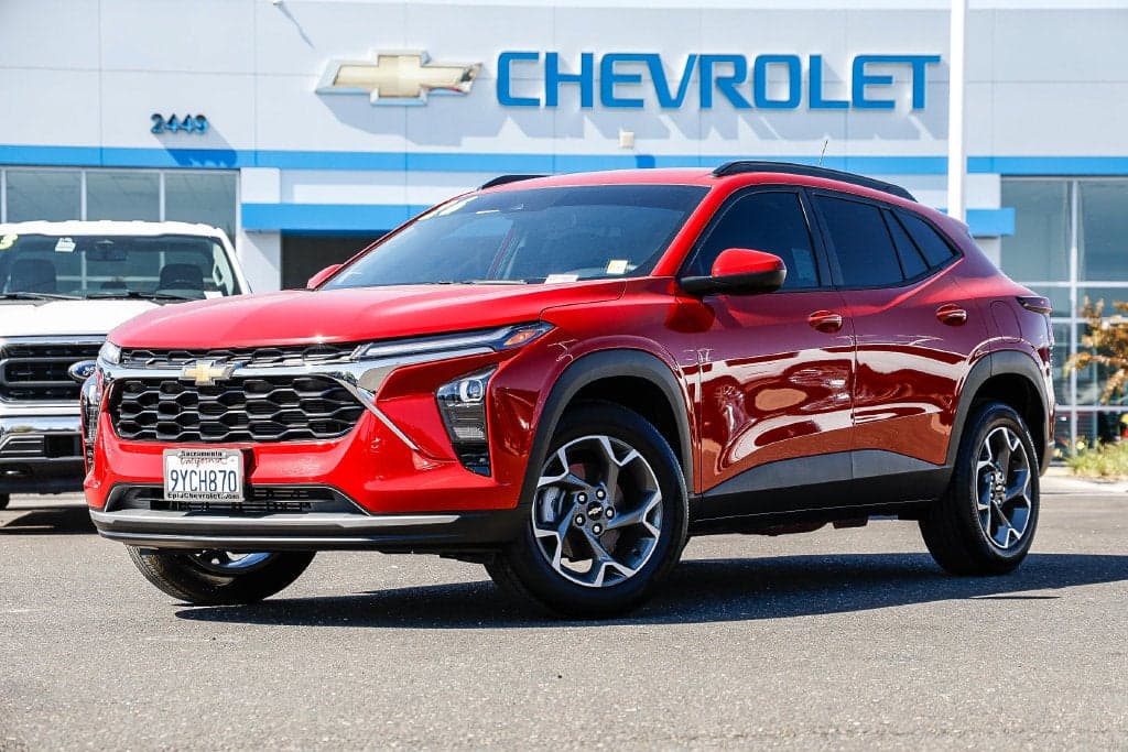 2026 Chevrolet Trax LT — photo 1 of 10